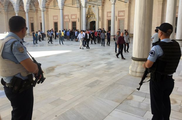 Adana'da camide şüpheli şahıs alarmı