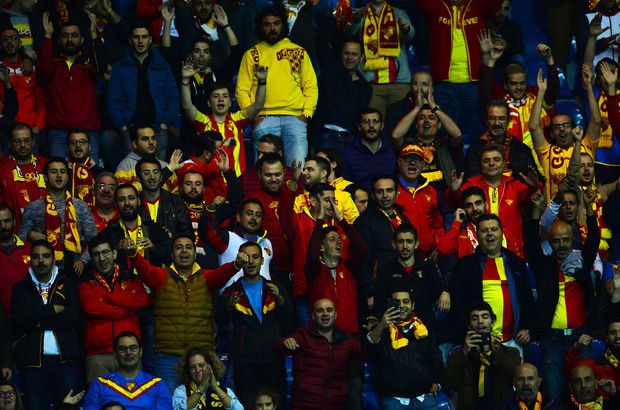 Kasımpaşa-Göztepe maçında dostluk rüzgarı esti