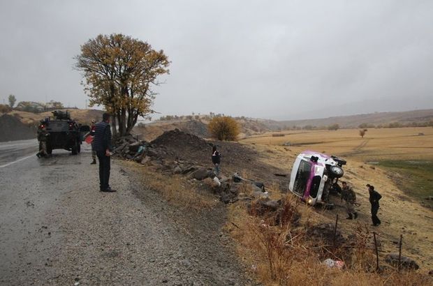 Bingöl'de trafik kazası: 23 yaralı