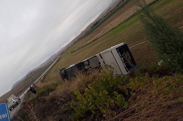 Beypazarı'nda işçi servisi devrildi: 28 yaralı