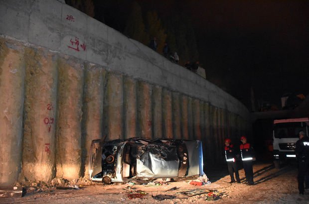 Sivas'ta otomobil alt geçit inşaatına uçtu: 1 Ölü, 4 yaralı
