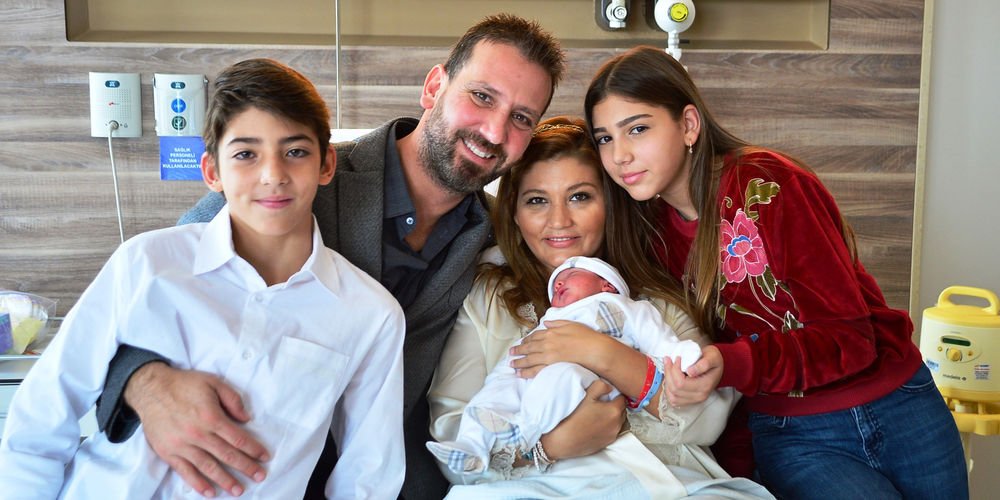 Üçüncü kez anne oldu