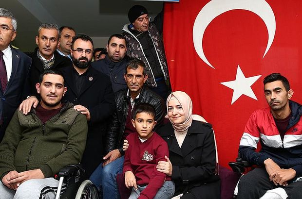 Bursa Dan Bosna Daki Gazilere Ve Engellilere Tekerlekli Sandalye Destegi Toplum Gazete Abc