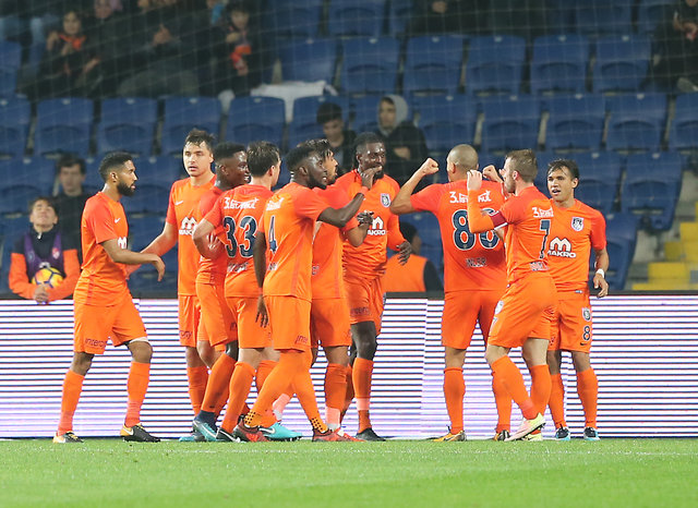 Galatasaray Tudor'la büyük maç kazanamıyor - Galatasaray Başakşehir'e 5-1 yenildi - Tudor'un büyük maç karnesi