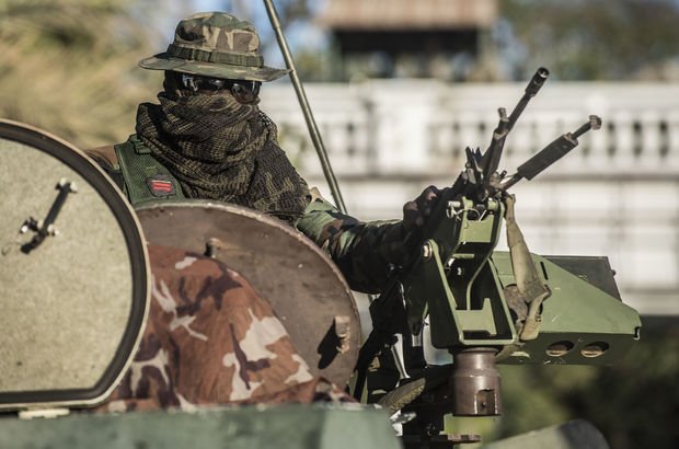 Gambiya'da 12 askere darbe girişimi suçlaması!