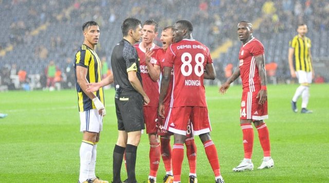 Rıdvan Dilmen'den Fenerbahçe-Sivasspor maçı yorumu