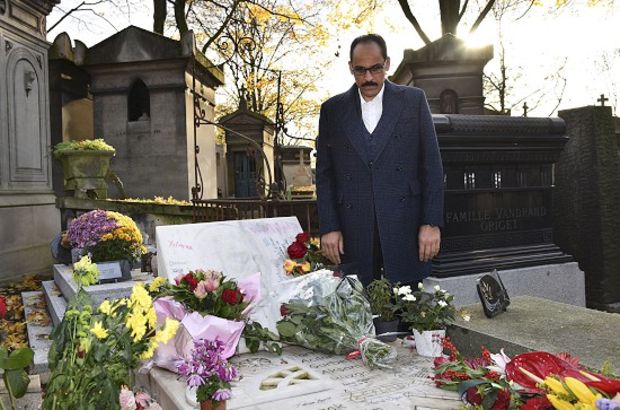 Cumhurbaşkanlığı Sözcüsü Kalın, Ahmet Kaya'nın mezarını ziyaret etti