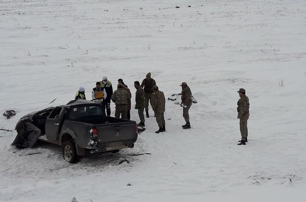 Kars'ta kaza mahallinde sürücünün donmuş cesedi bulundu