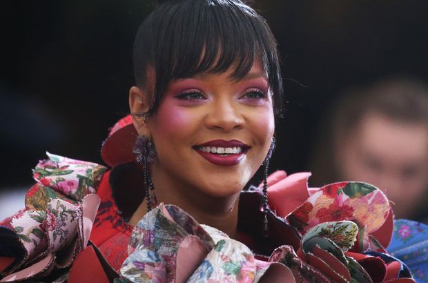 Rihanna'ya amca şoku!