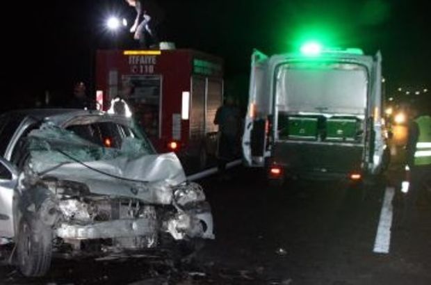 Şanlıurfa’da otomobil, kamyona çarptı: 2 ölü