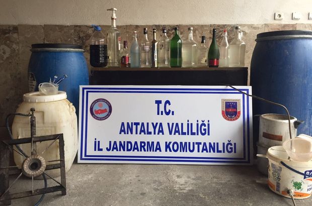 Antalya'da 265 litre sahte içki ele geçirildi