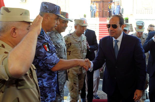 Sisi'den askere emir: Tüm gücünüzü kullanın!