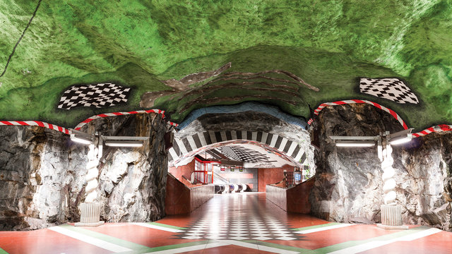 Dünyanın dört bir yanından en güzel metro istasyonları