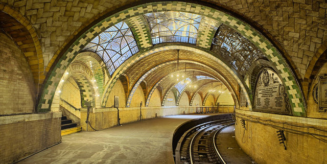 Dünyanın dört bir yanından en güzel metro istasyonları