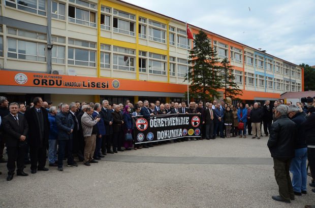 İzmir'de okul müdürünün öldürülmesi Ordu,Şırnak ve Bitlis'de protesto edildi
