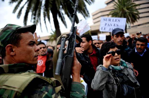 Tunus devrimi 7 yaşında: 'Fransız modeli devrimi vurabilir'