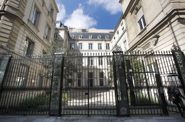 Fransa'da Sosyalist Parti'nin genel merkez binası 45 milyon euroya satıldı!