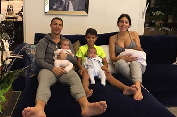 Cristiano Ronaldo ve sevgilisi Georgina Rodriguez aile saadeti yaşıyor
