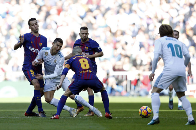 Real Madrid Barcelona Maç Sonucu! El Clasico'da 3 gol 1 kırmızı kart