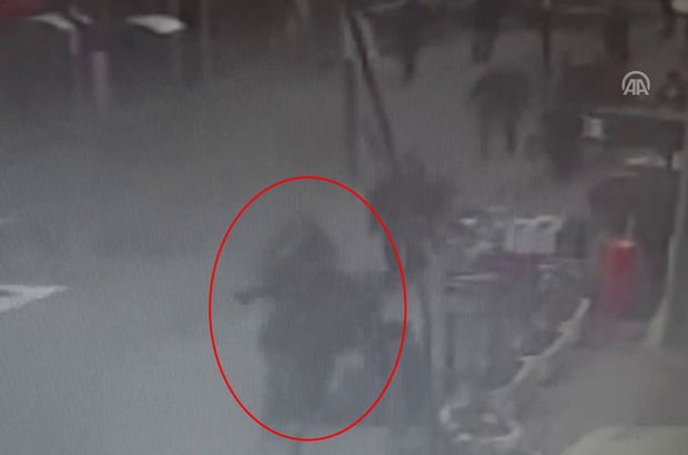Erzurum'da bir kişi yolda yürüyen kadını darp etti