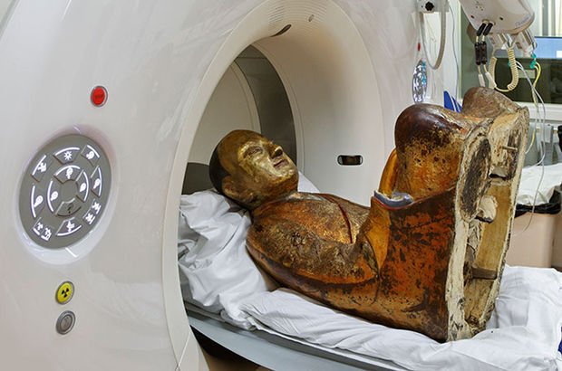 Buda heykelini tomografi taramasına soktular