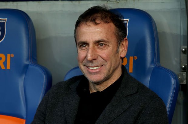 Medipol Başakşehir Süper Lig'in ilk yarısını lider tamamladı!