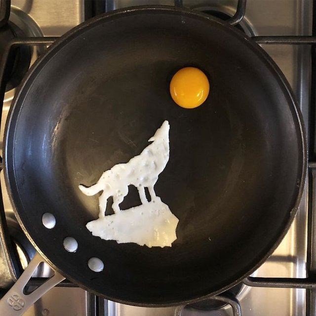 Sanat eseri gibi yumurtalar yapıyor!