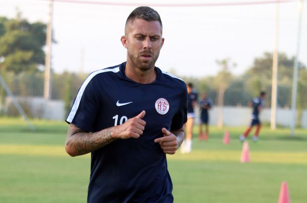 Menez, Antalyaspor'dan ayrılmak istiyor