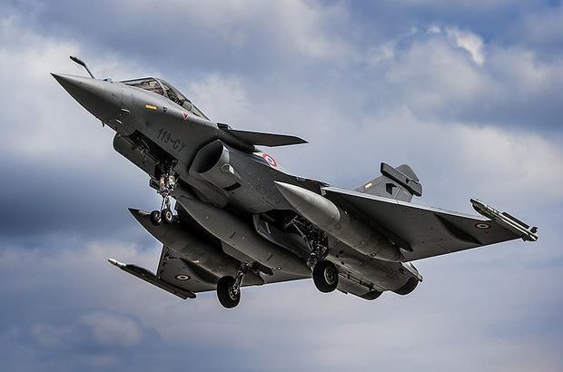 Fransa, Belçika'yı Rafale tipi savaş uçaklarını alması için ikna etmeye çalışıyor