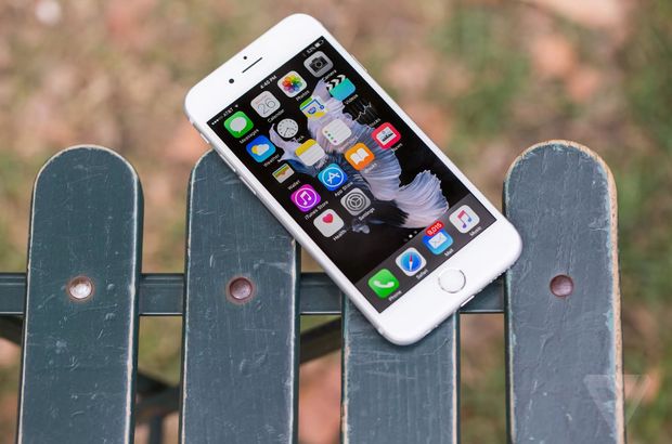 Apple iPhone yavaşlatma için özür diledi, pil değişim fiyatlarında indirim yaptı