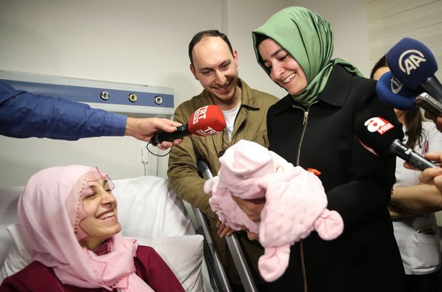 Bakan Fatma Betul Sayan Kaya Dan Yeni Yilin Ilk Bebegine Ziyaret Gundem Haberleri