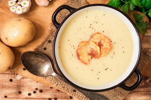 Fırınlanmış patates çorbası nasıl yapılır? Fırınlanmış patates çorbası  tarifi ve malzemeleri