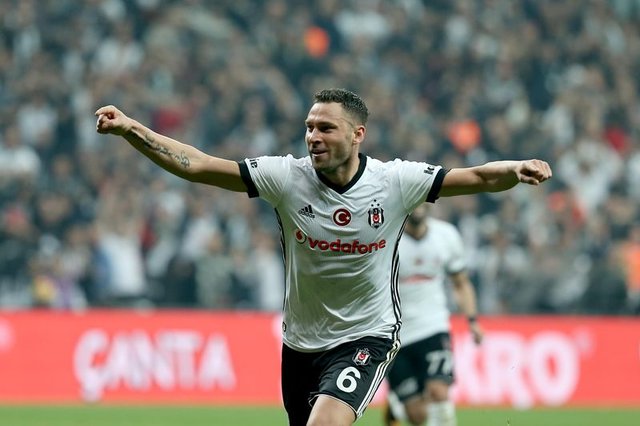 Beşiktaş son transfer haberleri - Tosic gidiyor! Yeni golcüde sona doğru