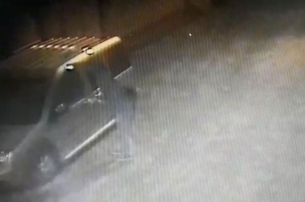 Edirne'de bir kişi park halindeki aracı ateşe verip kaçtı