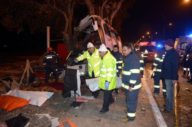 Son dakika... Eskişehir'de feci kaza! Öğrencileri taşıyan otobüs ağaçlara çarptı! 11 ölü