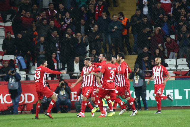 Bülent Yavuz, Antalyaspor-Beşiktaş maçını ve Halis Özkahya'nın performansını değerlendirdi