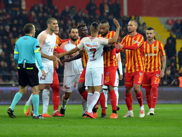 Bülent Yavuz Galatasaray Kayserispor maçını ve Cüneyt Çakır'ın performansını değerlendirdi