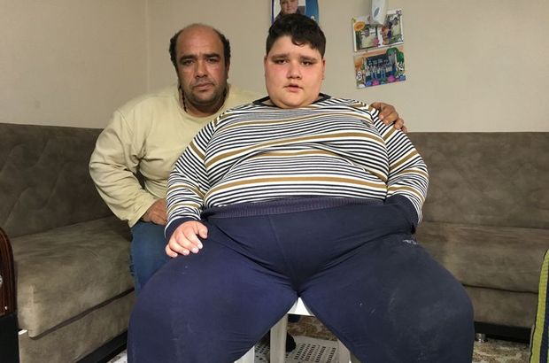 İzmir'de 185 kilo olan Nurettin Yamaç okulunu bırakmamak için tedaviyi reddediyor!