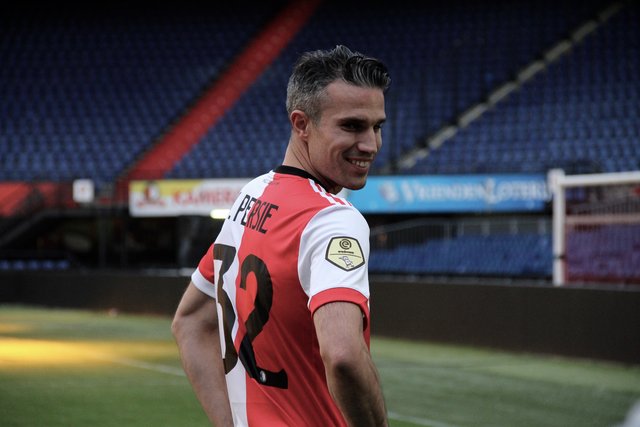 Feyenoord'a imza atan van Persie'den Fenerbahçe sözleri