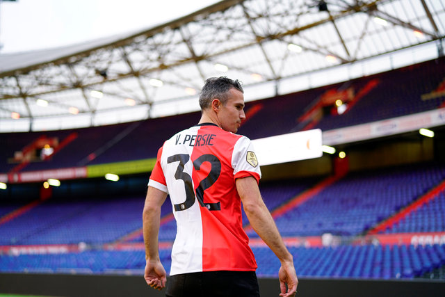 Feyenoord'a imza atan van Persie'den Fenerbahçe sözleri