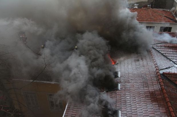 Beyoğlu'ndaki eski İtalyan Hastanesi'nde yangın