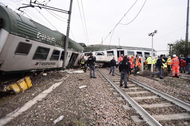 Milano'da son dakika: Tren kazasında ölü ve yaralılar var...