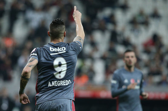 Beşiktaş’ta beklentileri bir türlü karşılayamayan Negredo’nun yıllık garanti ücreti 4.3 milyon Euro. Yani 20 milyon TL
