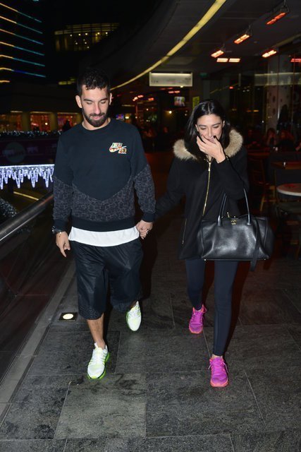 Arda Turan, Aslıhan Doğan'a komşu oldu