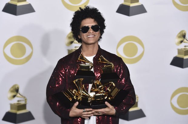 Bruno Mars kimdir? Bruno Mars hangi ödülleri aldı?