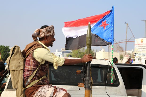Yemen'de ayrılıkçılar hükümetin azledilmesini istiyor!
