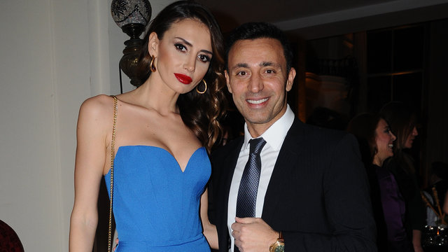 Emina Sandal ile Mustafa Sandal Londra'da kutlama yapmış