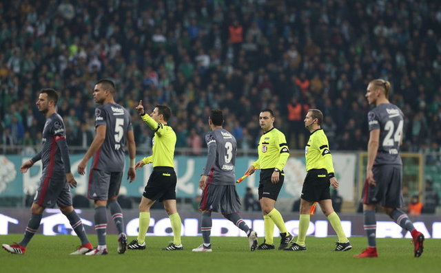 Bursaspor-Beşiktaş ve Fenerbahçe-Gençlerbirliği maçlarının hakemleri neden değişti?