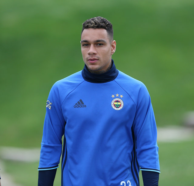 Gregory van der Wiel Fenerbahce by alkann on DeviantArt