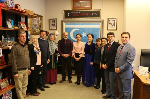 Türk dünyasından basın mensupları Yalçın Topçu'yu ziyaret etti